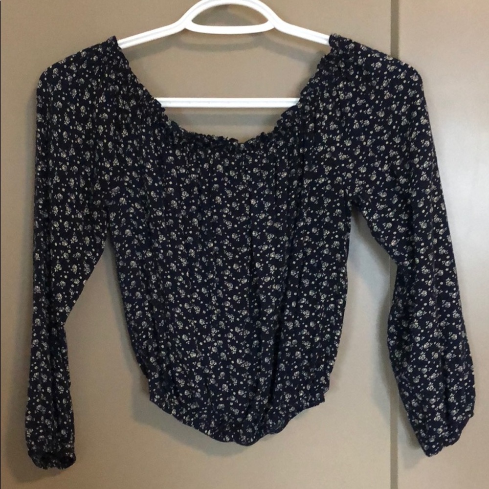 Brandy Melville off the shoulder top